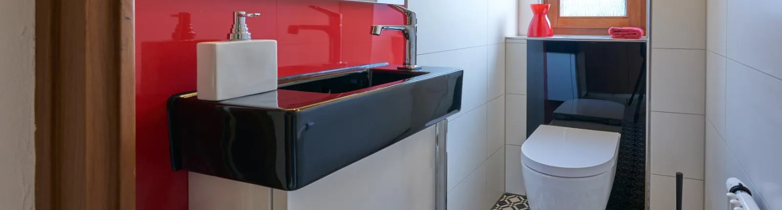 Gäste-WC mit Kontrasten Header