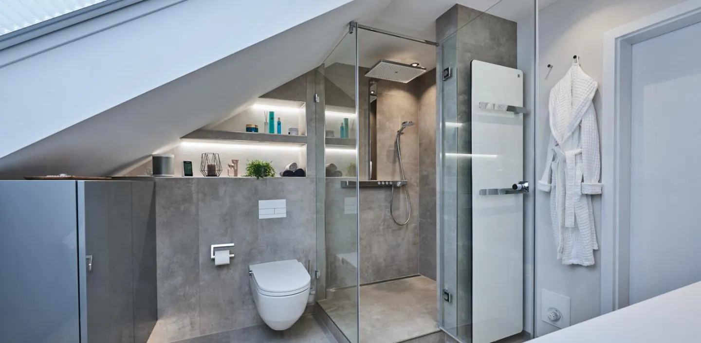 Modernes Dachbad