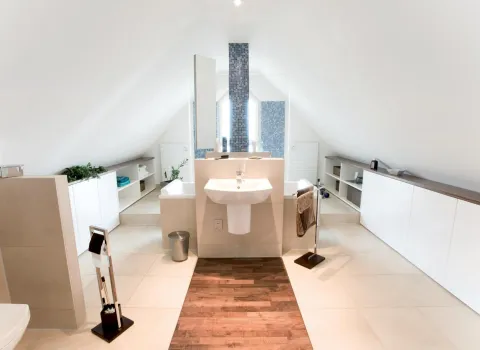 Jugendzimmer zum Badeparadies