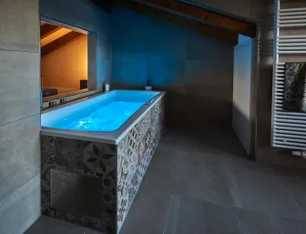 Wellnessbad Whirlwanne Blau