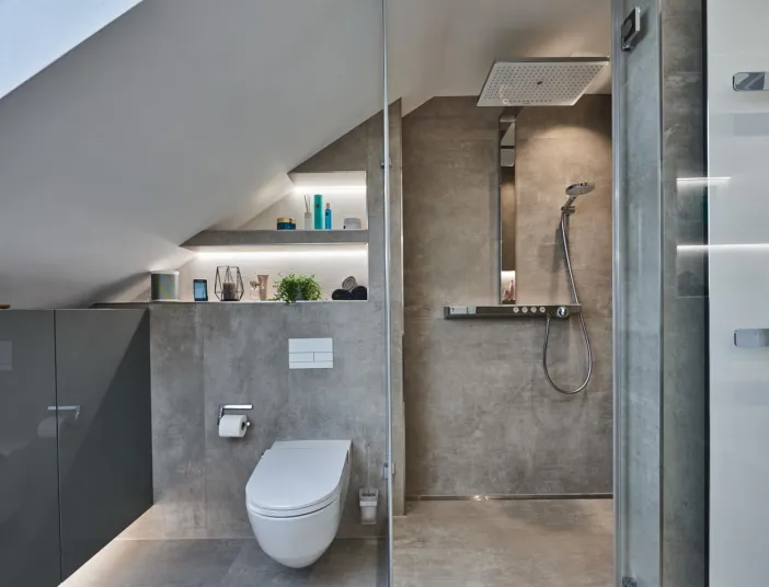 Modernes Dachbad